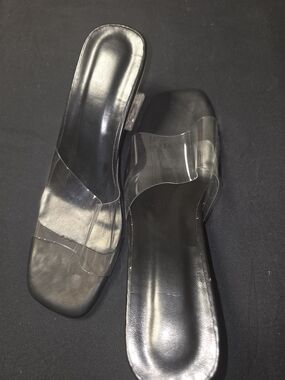 Source Unknown Black Slides with Clear Strap